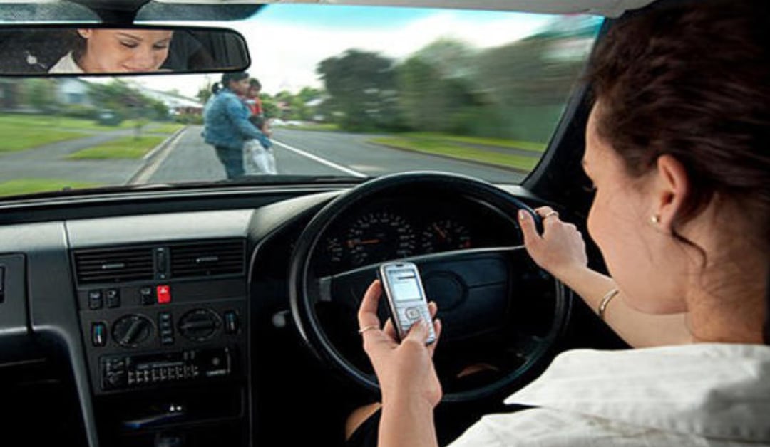 The Consequences Of Using Your Cell Phone While Driving Dennis Hernandez And Associates Pa 3254